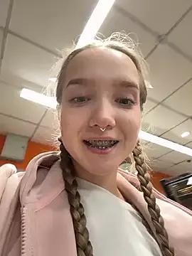 Freechat bambi_lu on StripChat