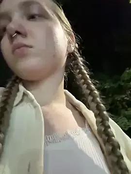 Freechat bambi_lu on StripChat