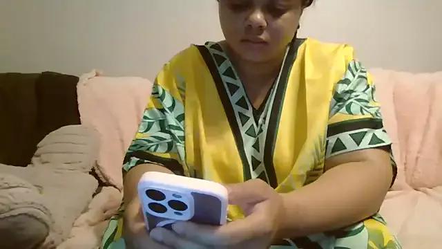 Freechat beautylovess on StripChat