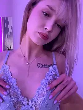 Freechat BellaSecrett on StripChat