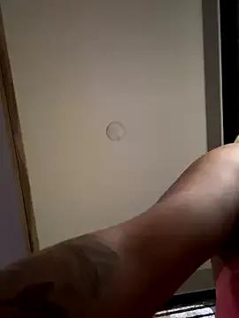 Freechat butterflybootyy on StripChat