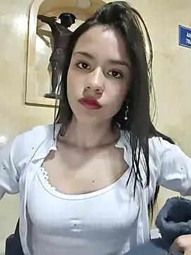 Freechat CHARLOTTE__05 on StripChat