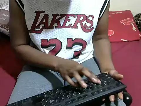 Freechat Creamy-Aisha on StripChat