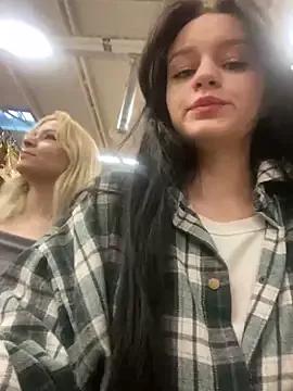 Freechat Cum_girlss on StripChat