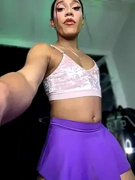 Freechat Emaa- on StripChat