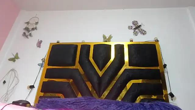 Freechat Helennahot on StripChat