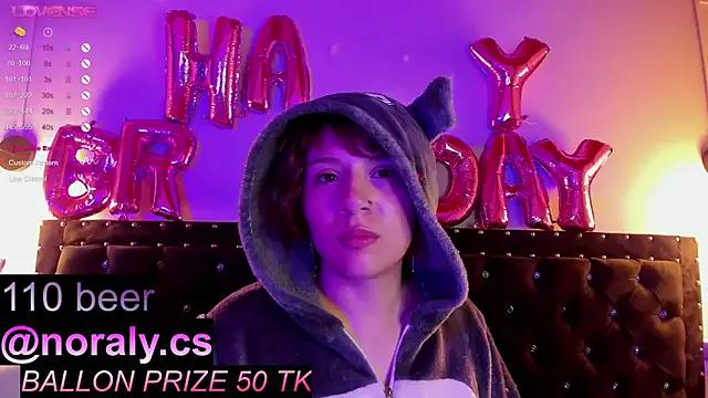 Freechat hey_noraly on StripChat