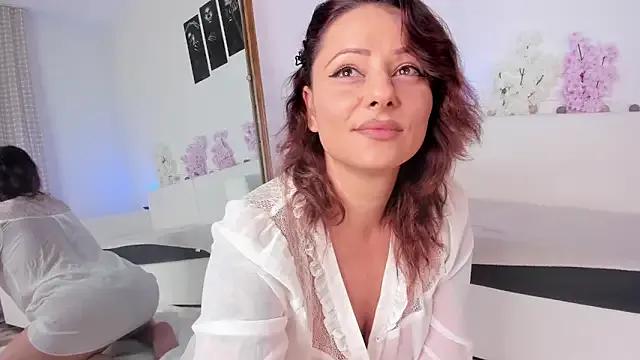 Freechat HoneyKissy on StripChat