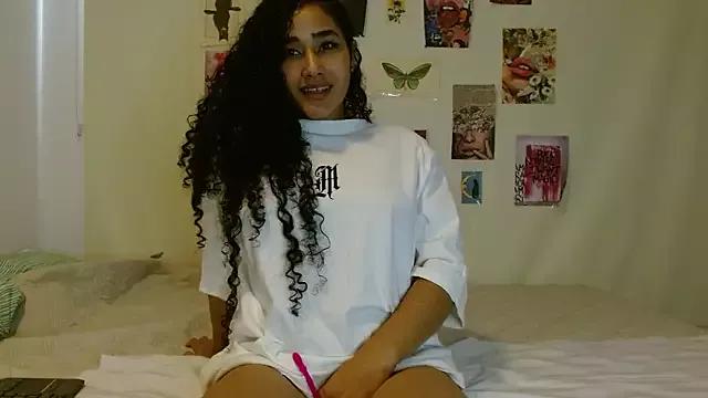 Freechat jaderossxx on StripChat