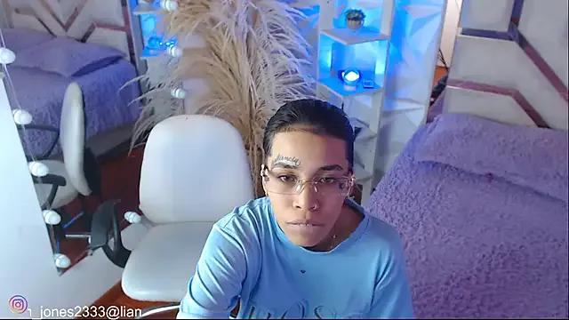 Freechat Jonesliam23 on StripChat