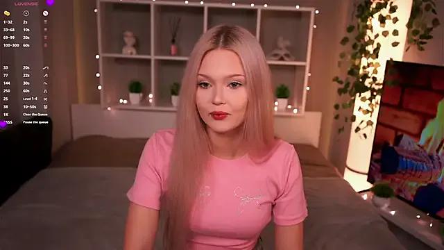 StripChat KaryTasch is Freechat KaryTasch — show bra color