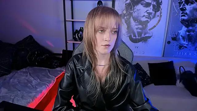 Freechat KiraMontoya on StripChat