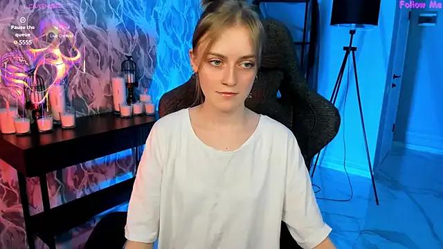 Freechat KiraMontoya on StripChat