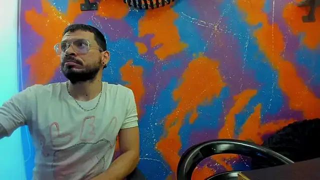 Freechat leondevereda on StripChat