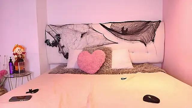 Freechat lilyth_bloom on StripChat