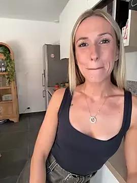 Freechat lola_tentatiion on StripChat