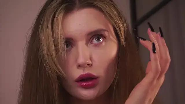 Freechat LoraDevon on StripChat