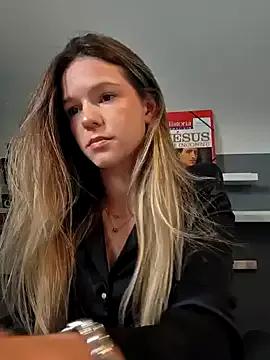 lucie_mehott on StripChat