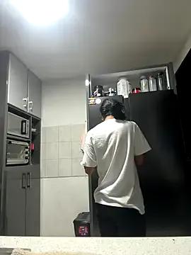 Freechat lynn9000 on StripChat