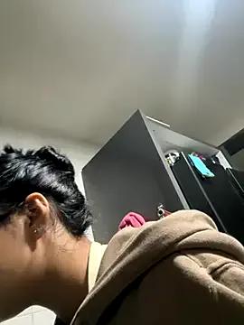 Freechat lynn9000 on StripChat