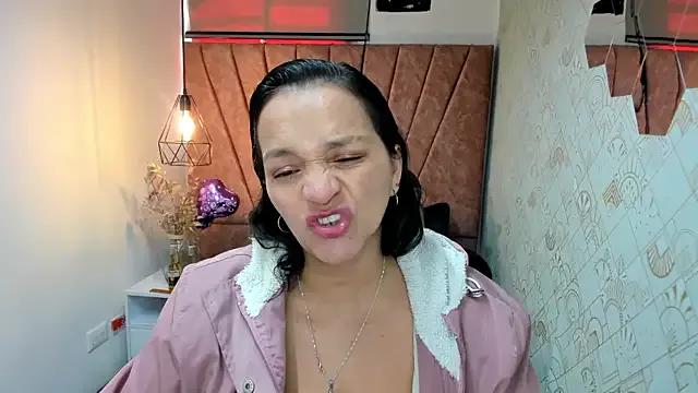 MarilynMiilf_ — CALMETOY IN DOGGY+SLAPS ON MY ASS X4