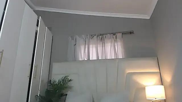 Group naughtyblackdolie on StripChat