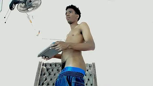 Freechat nero_reyd on StripChat