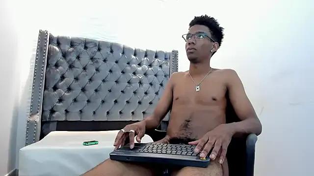 Freechat nero_reyd on StripChat