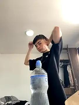 Freechat nico_18x on StripChat