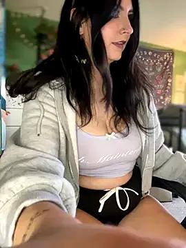 Freechat pennybabyy on StripChat