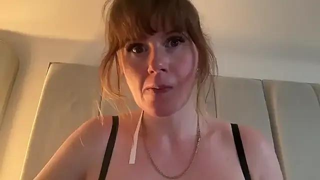 StripChat redheadrosie69 is Freechat redheadrosie69 — NAKED SQUATS X 10