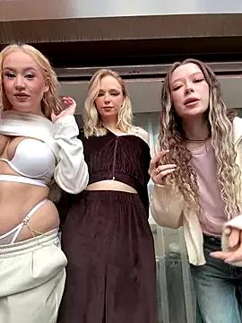 RollDolls on StripChat