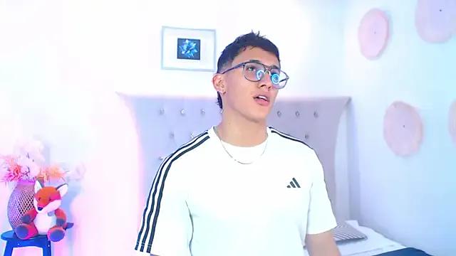 Freechat SalvadorFit on StripChat