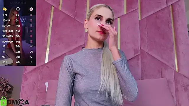 Freechat SelenaDaze on StripChat