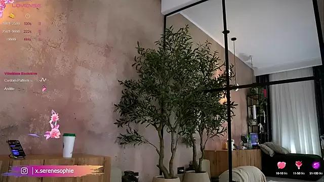 Freechat Serene_Sophiex on StripChat