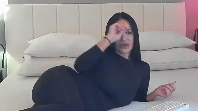 Group simonacavali on StripChat