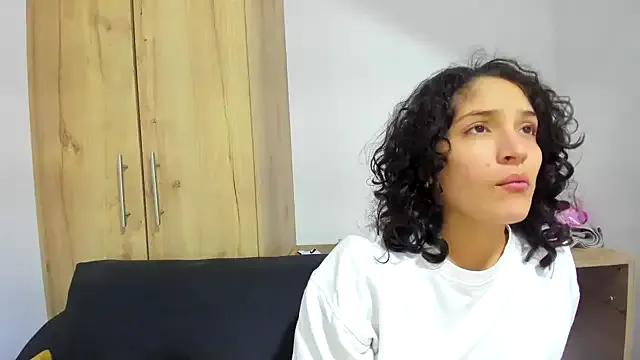 Freechat TeensNews18 on StripChat