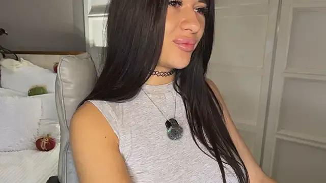 Freechat UrLillShy on StripChat