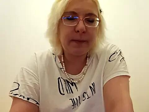 StripChat VikaKing is Freechat VikaKing — No panties/