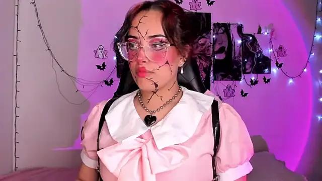 willow_poisson on StripChat