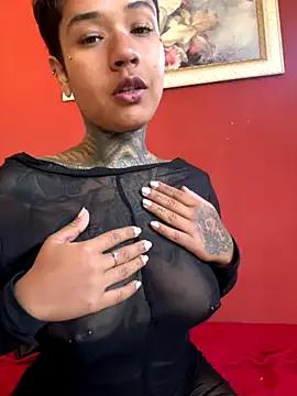 Freechat xbigpeach on StripChat