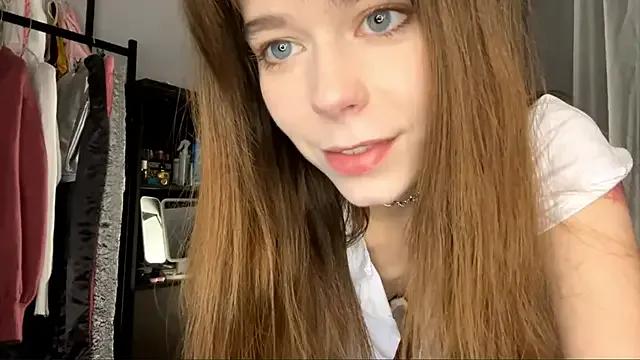 Freechat YourLittleElfie on StripChat