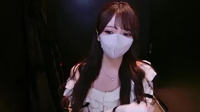 yuki-chi on StripChat