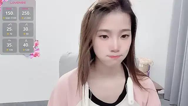 yuyu_77 on StripChat